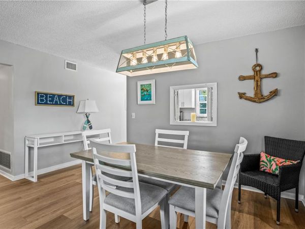 900 Jasmine Lane, Unit 6B, Vero Beach, FL 32963