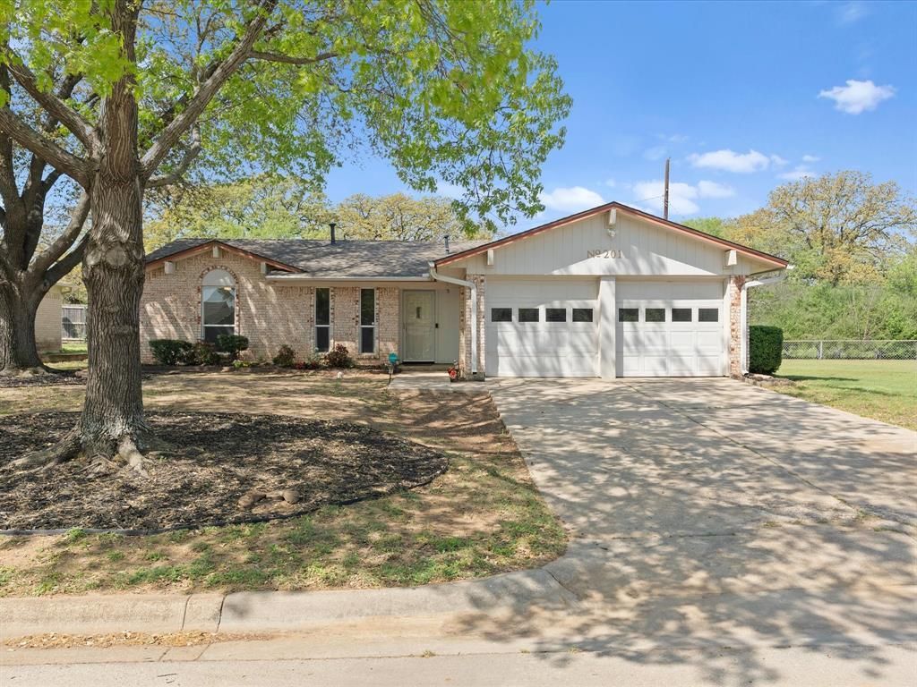 201 Bluebird Circle, Denton, TX 76209 Main Photo