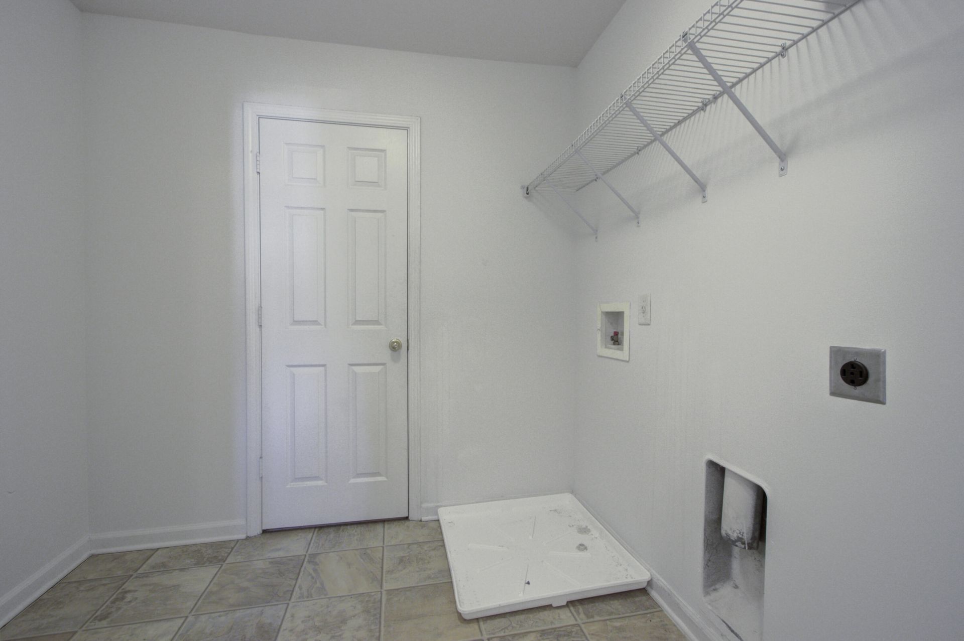 109 Woodward Road Photo 15