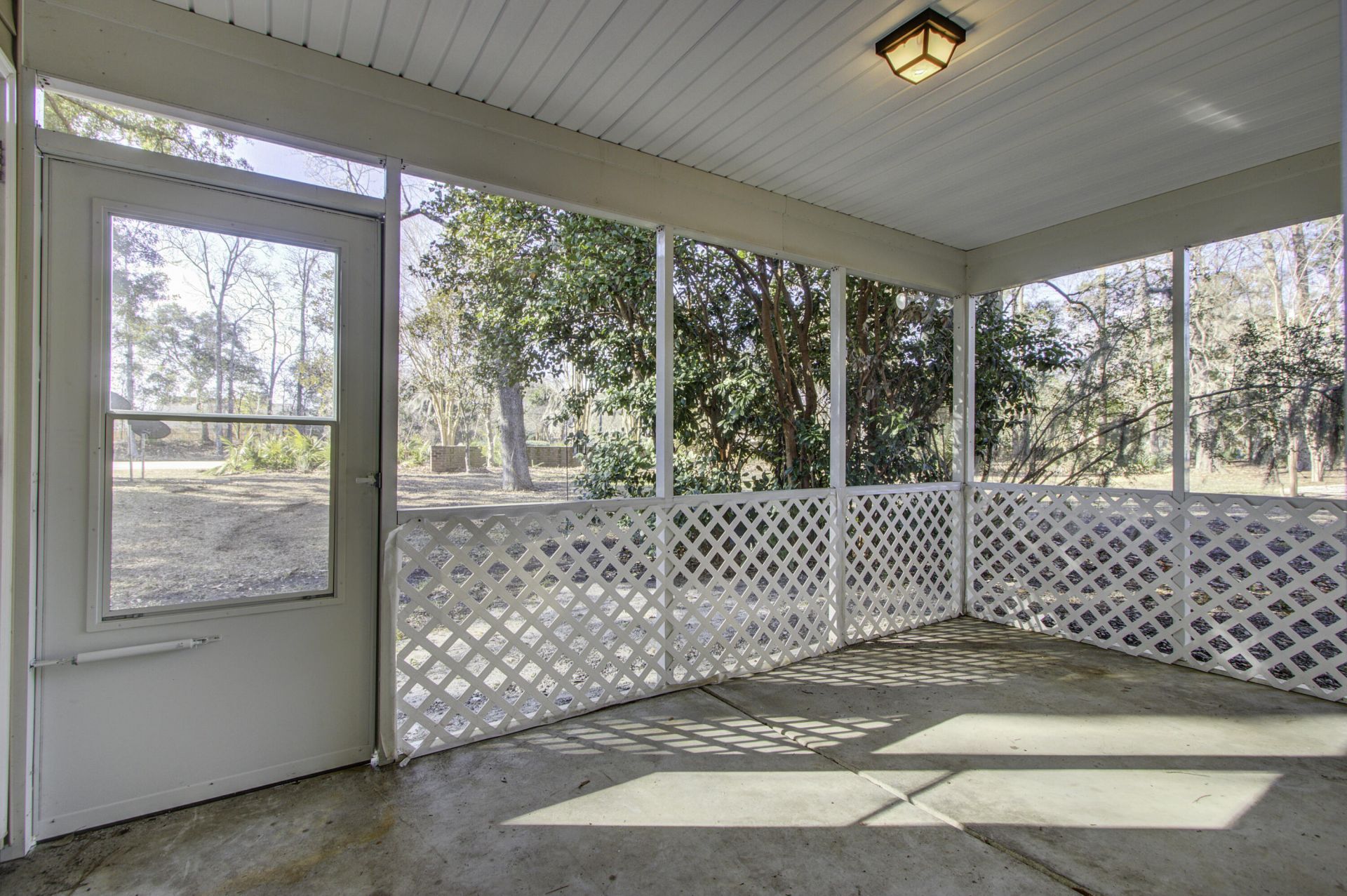 109 Woodward Road Photo 16