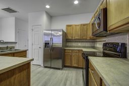 109 Woodward Road photo 4