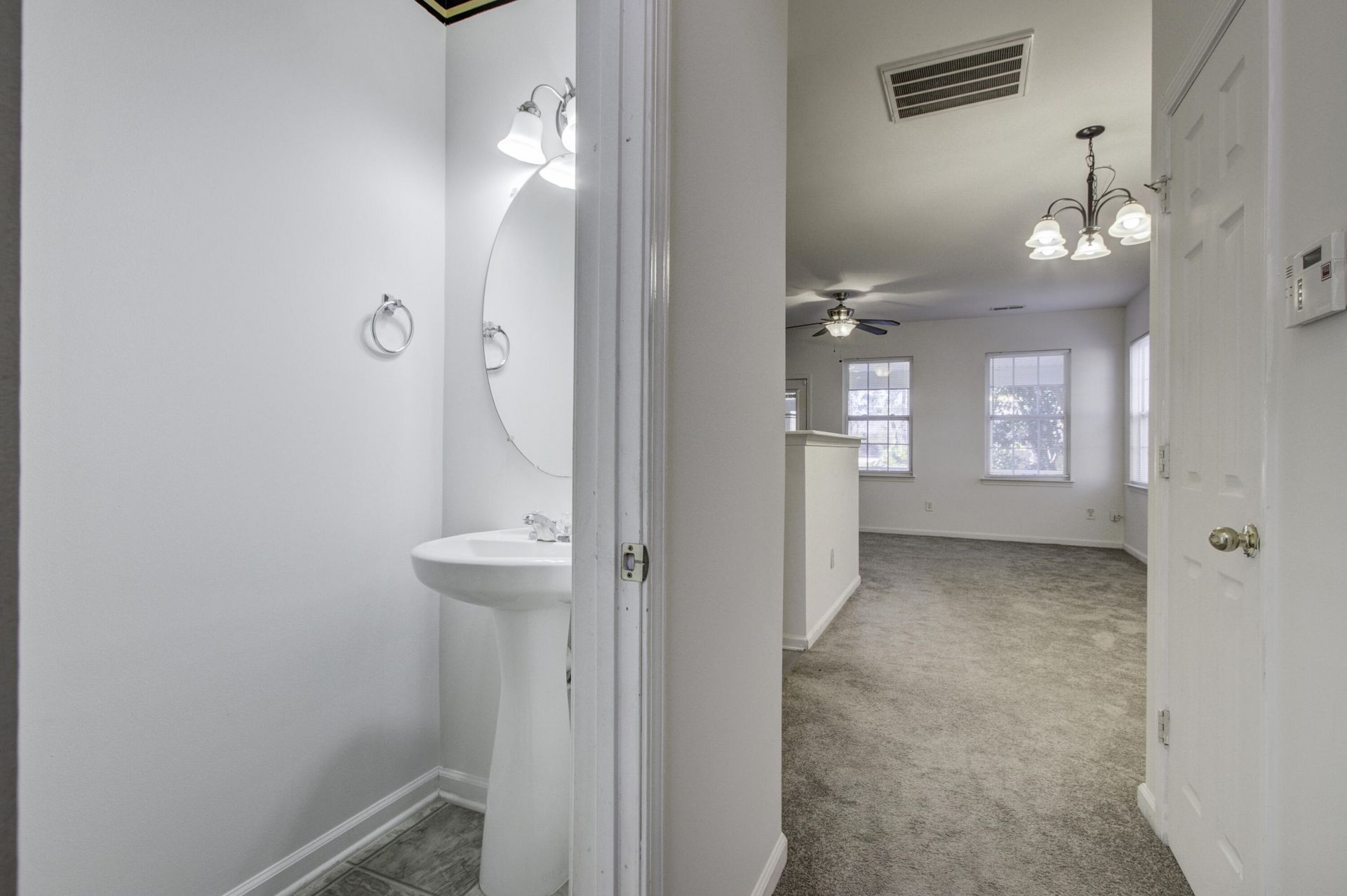 109 Woodward Road Photo 6