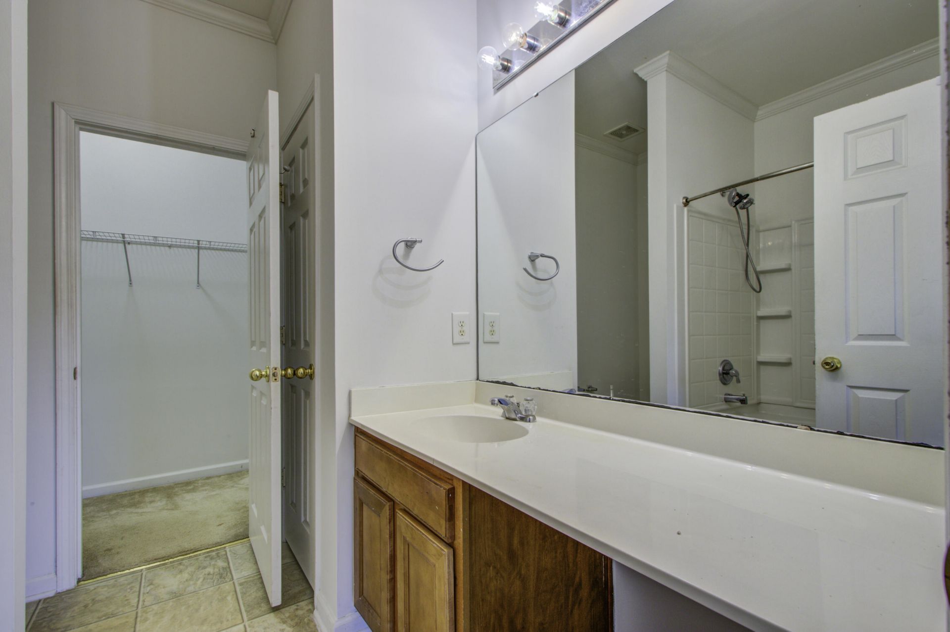 109 Woodward Road Photo 7