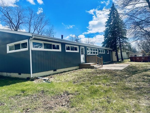 1111 N Bell Avenue E, Pontiac, IL 61764