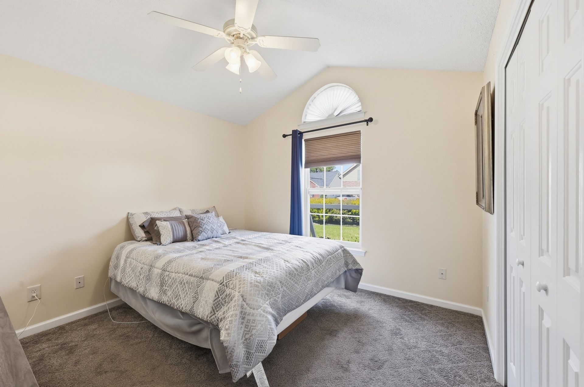 274 Palladium Dr.  Photo 13