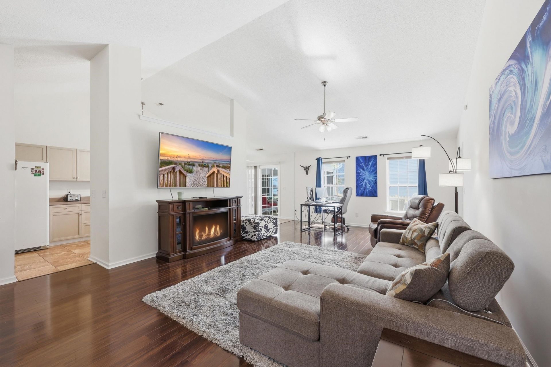 274 Palladium Dr.  Photo 4