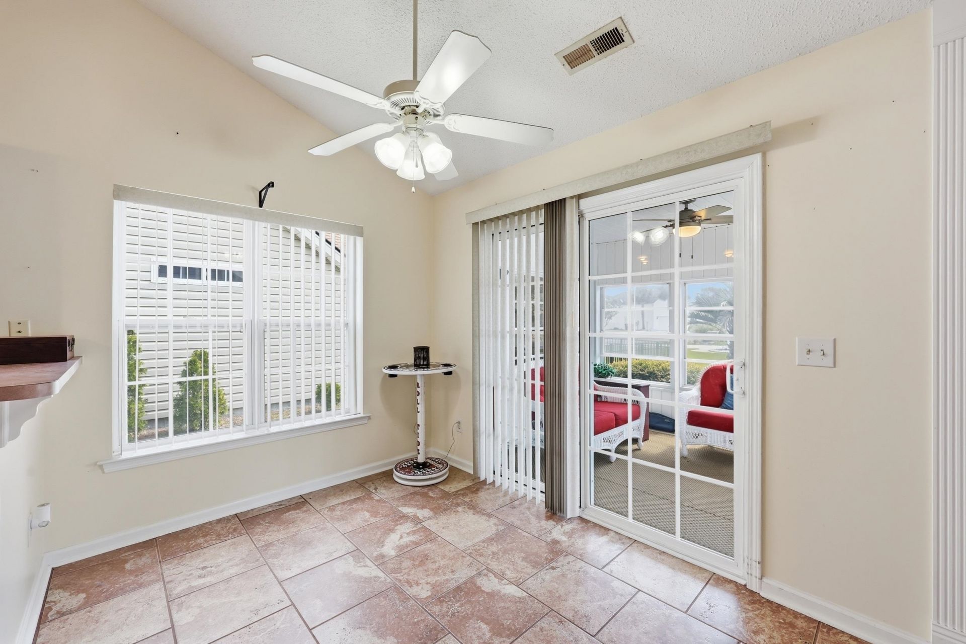 274 Palladium Dr.  Photo 8