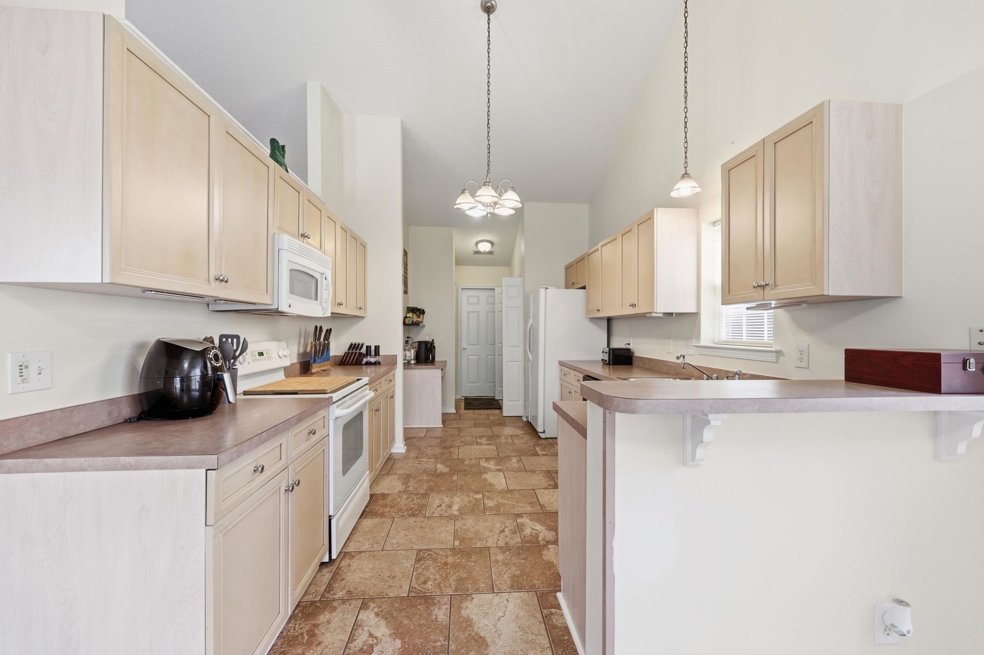 274 Palladium Dr.  Photo 9