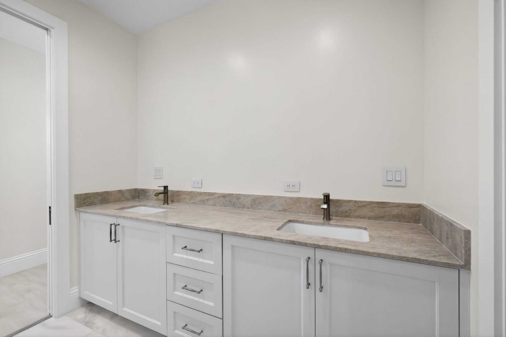 8771 Man O War Road, Palm Beach Gardens, FL 33418 Photo