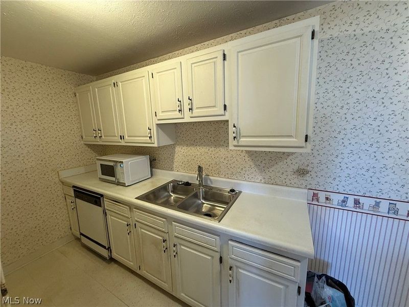 9721 Sunrise Boulevard , Unit l-1, North Royalton, OH 44133 Photo 11