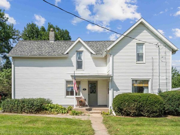 611 State Street, Dysart, IA 52224