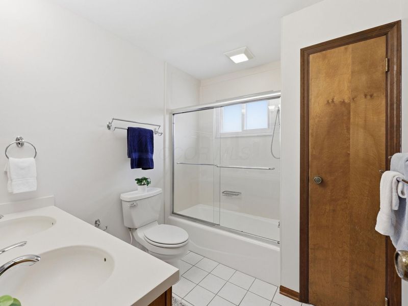 5376 Amy Lane, Columbus, OH 43235 Photo 24