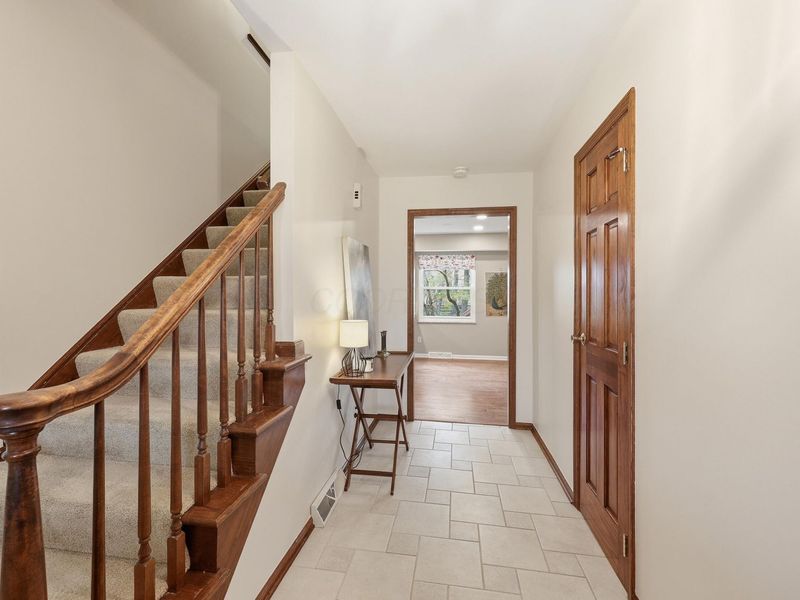 5376 Amy Lane, Columbus, OH 43235 Photo 6