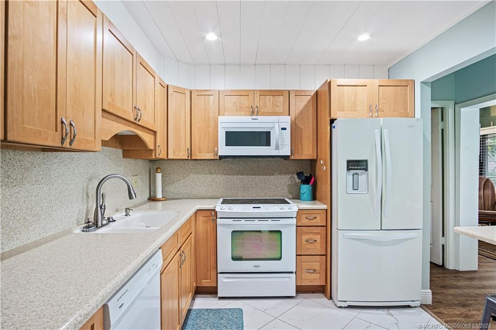 1800 SE Saint Lucie Boulevard, Unit 10-201, Stuart, FL 34996 Photo