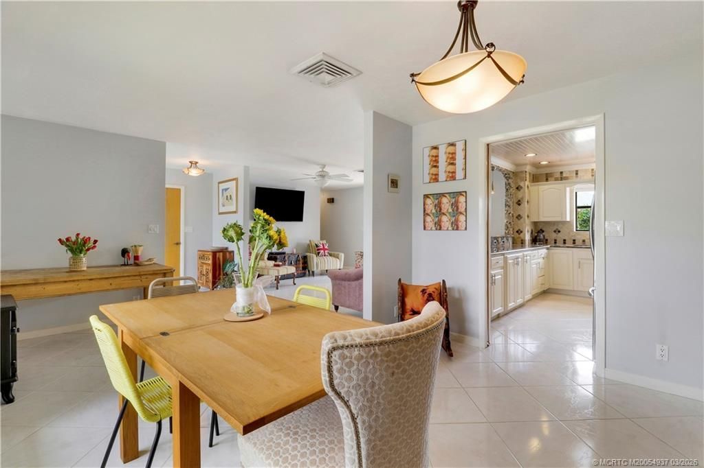 4379 SE Tall Pines Avenue, Stuart, FL 34997 Photo