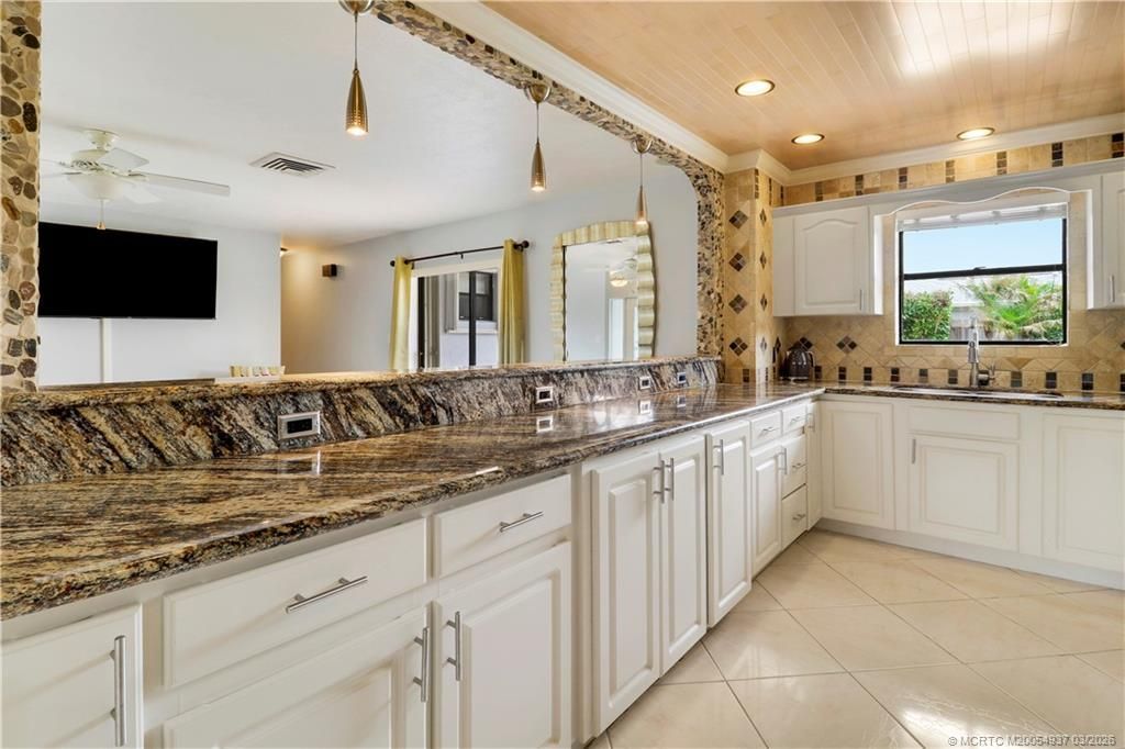 4379 SE Tall Pines Avenue, Stuart, FL 34997 Photo