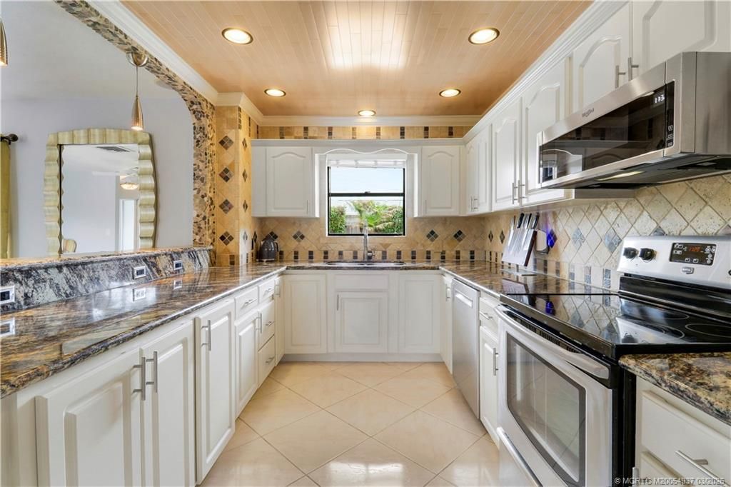 4379 SE Tall Pines Avenue, Stuart, FL 34997 Photo