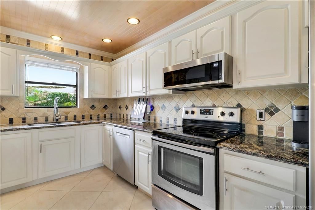 4379 SE Tall Pines Avenue, Stuart, FL 34997 Photo