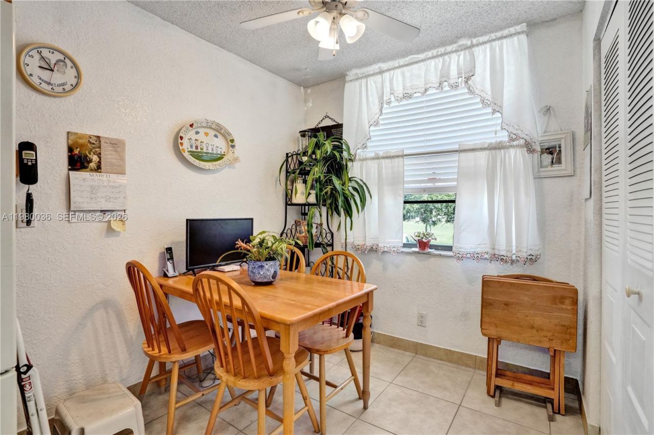 7400 NW 18th St, Unit 204, Margate, FL 33063 Photo