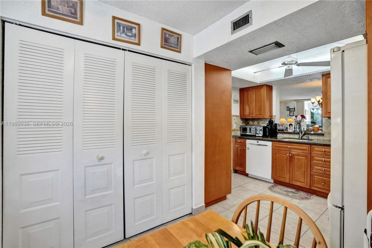 7400 NW 18th St, Unit 204, Margate, FL 33063 Photo