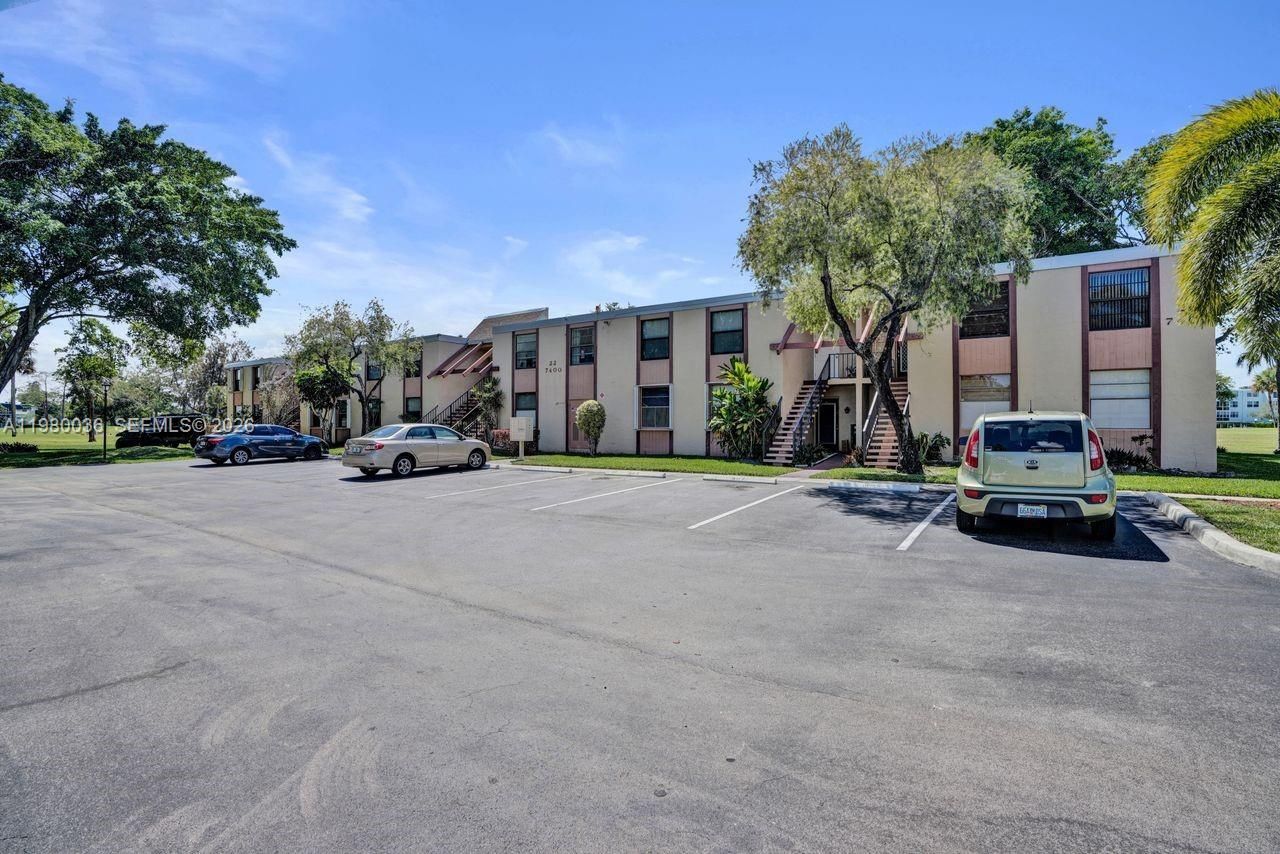 7400 NW 18th St, Unit 204, Margate, FL 33063 Photo