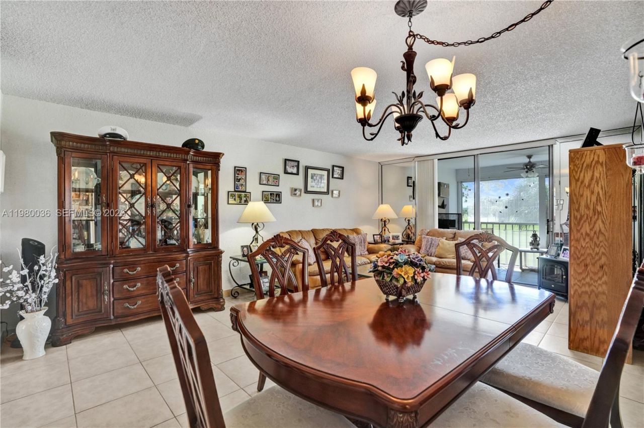 7400 NW 18th St, Unit 204, Margate, FL 33063 Photo
