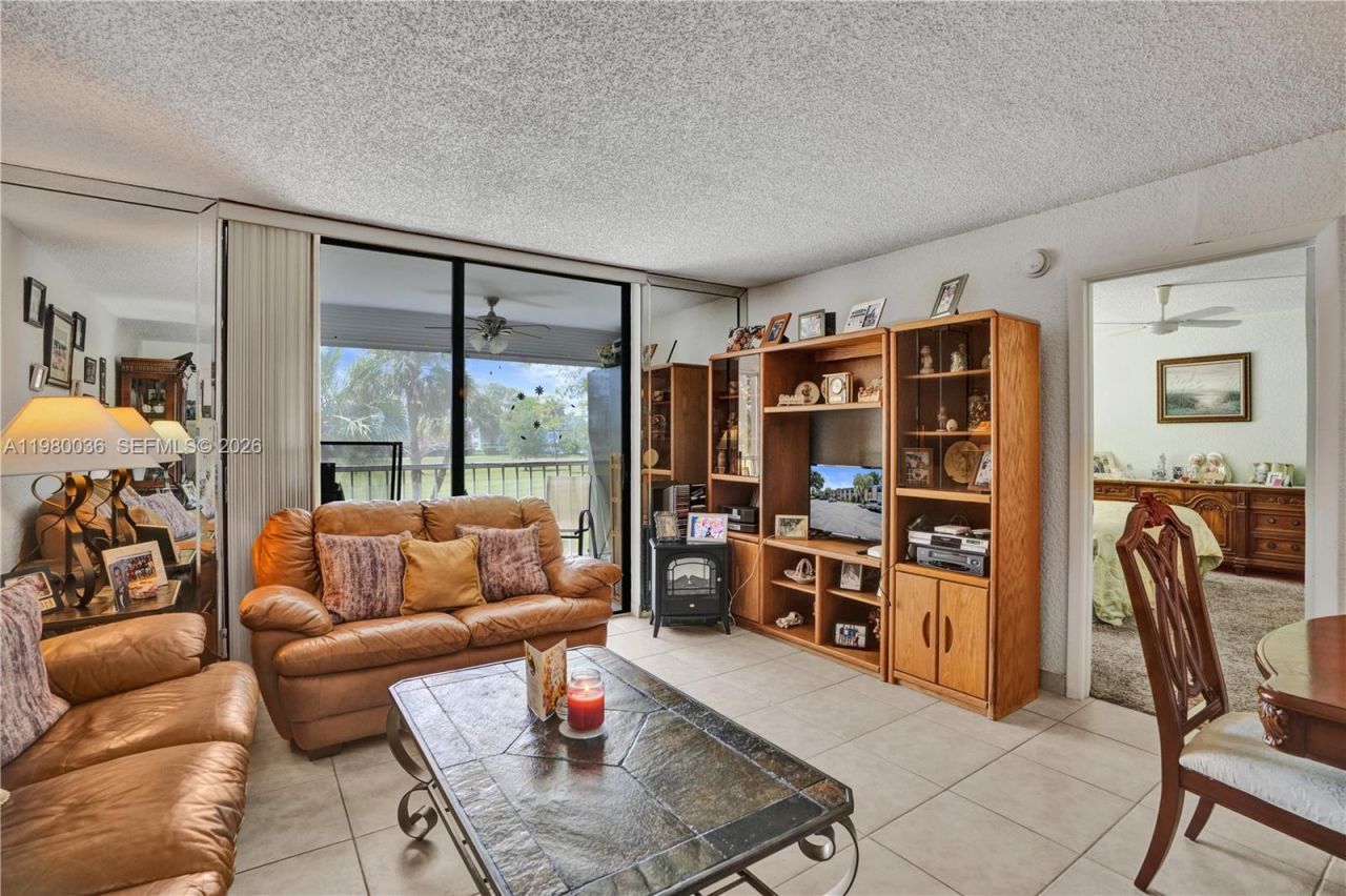 7400 NW 18th St, Unit 204, Margate, FL 33063 Photo