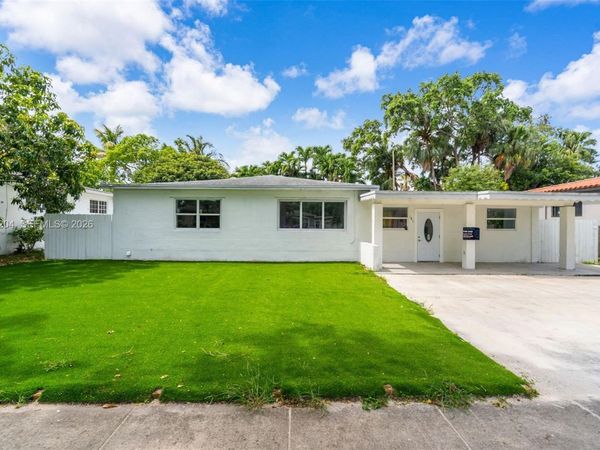 181 NE 121st St, North Miami, FL 33161