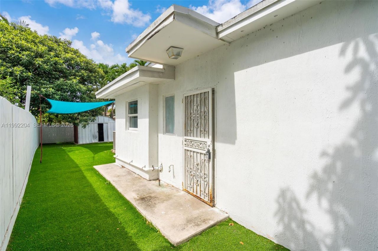 181 NE 121st St, North Miami, FL 33161 Photo