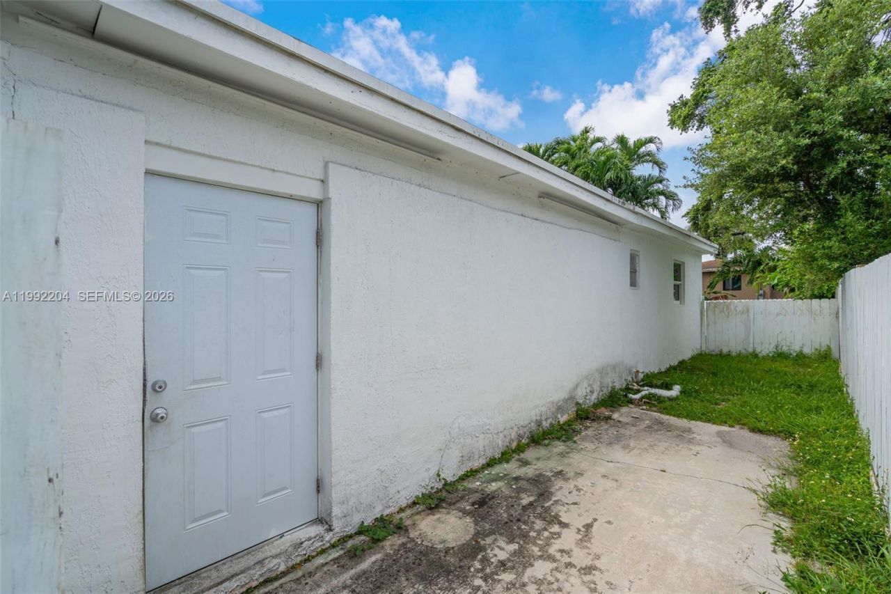181 NE 121st St, North Miami, FL 33161 Photo