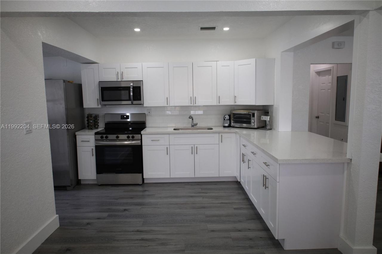 181 NE 121st St , North Miami, FL 33161 Photo