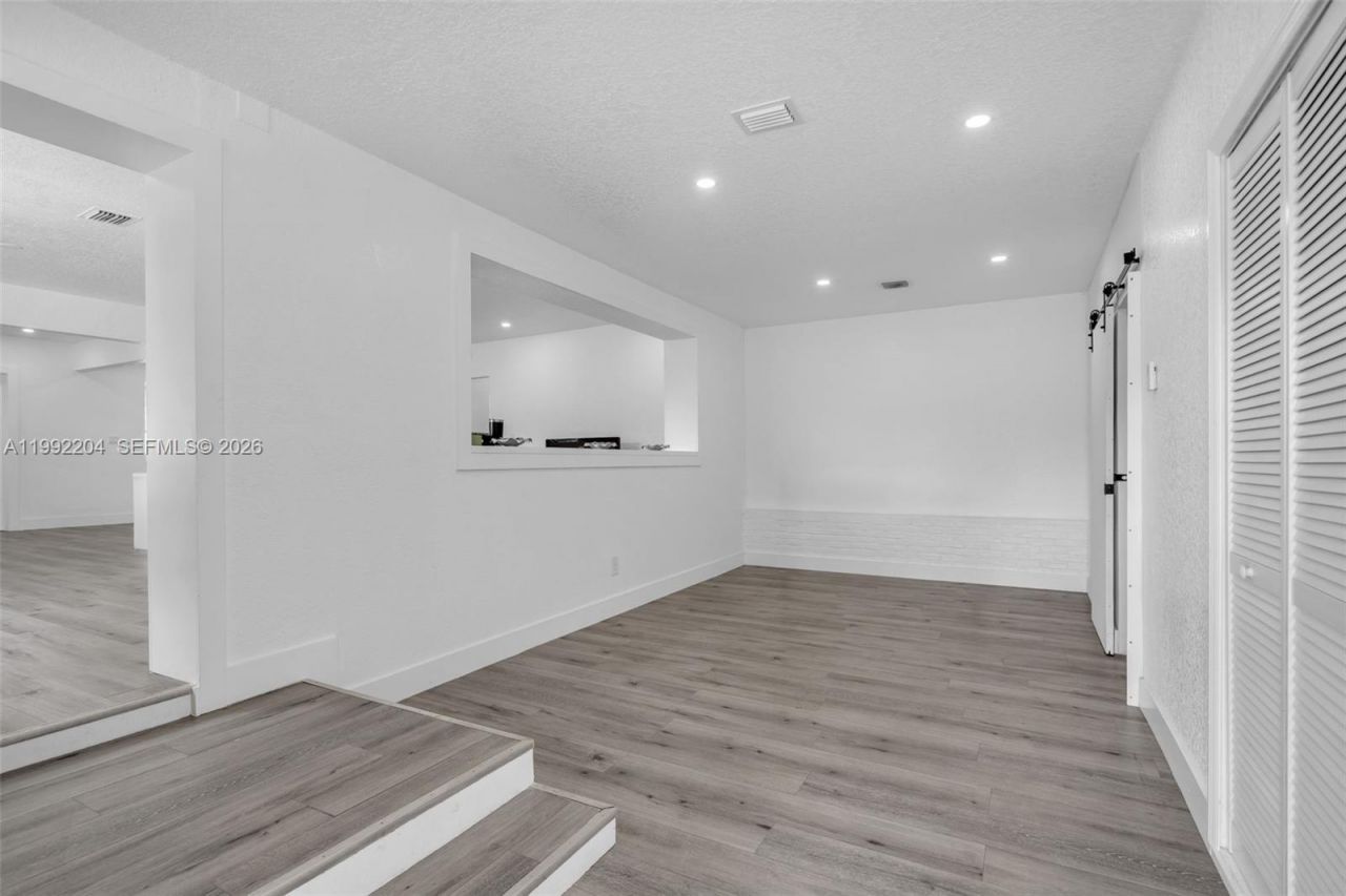 181 NE 121st St, North Miami, FL 33161 Photo