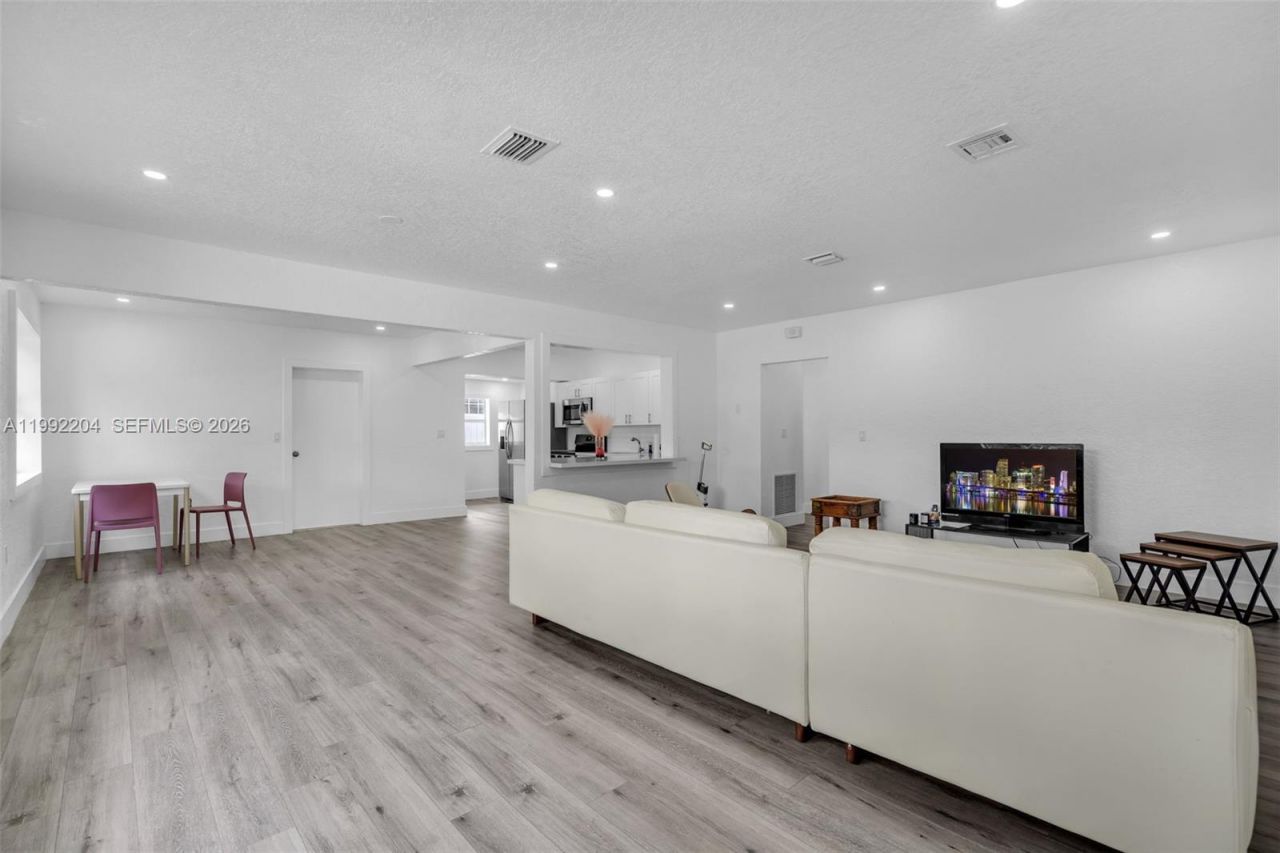 181 NE 121st St, North Miami, FL 33161 Photo