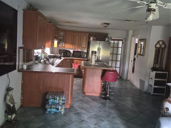 399 NW 98th St , Miami, FL 33150