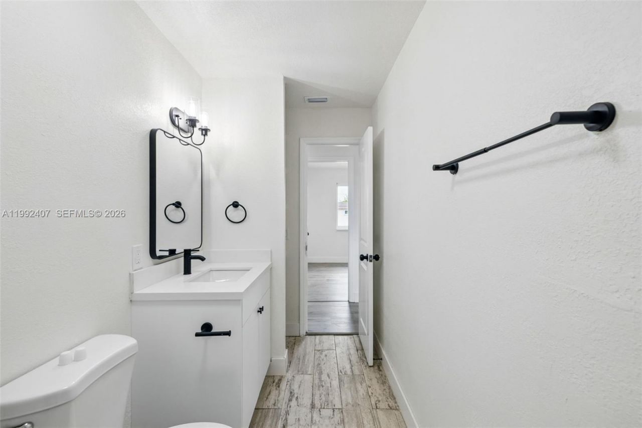 1867 NW 8th Ave , Homestead, FL 33030 Photo