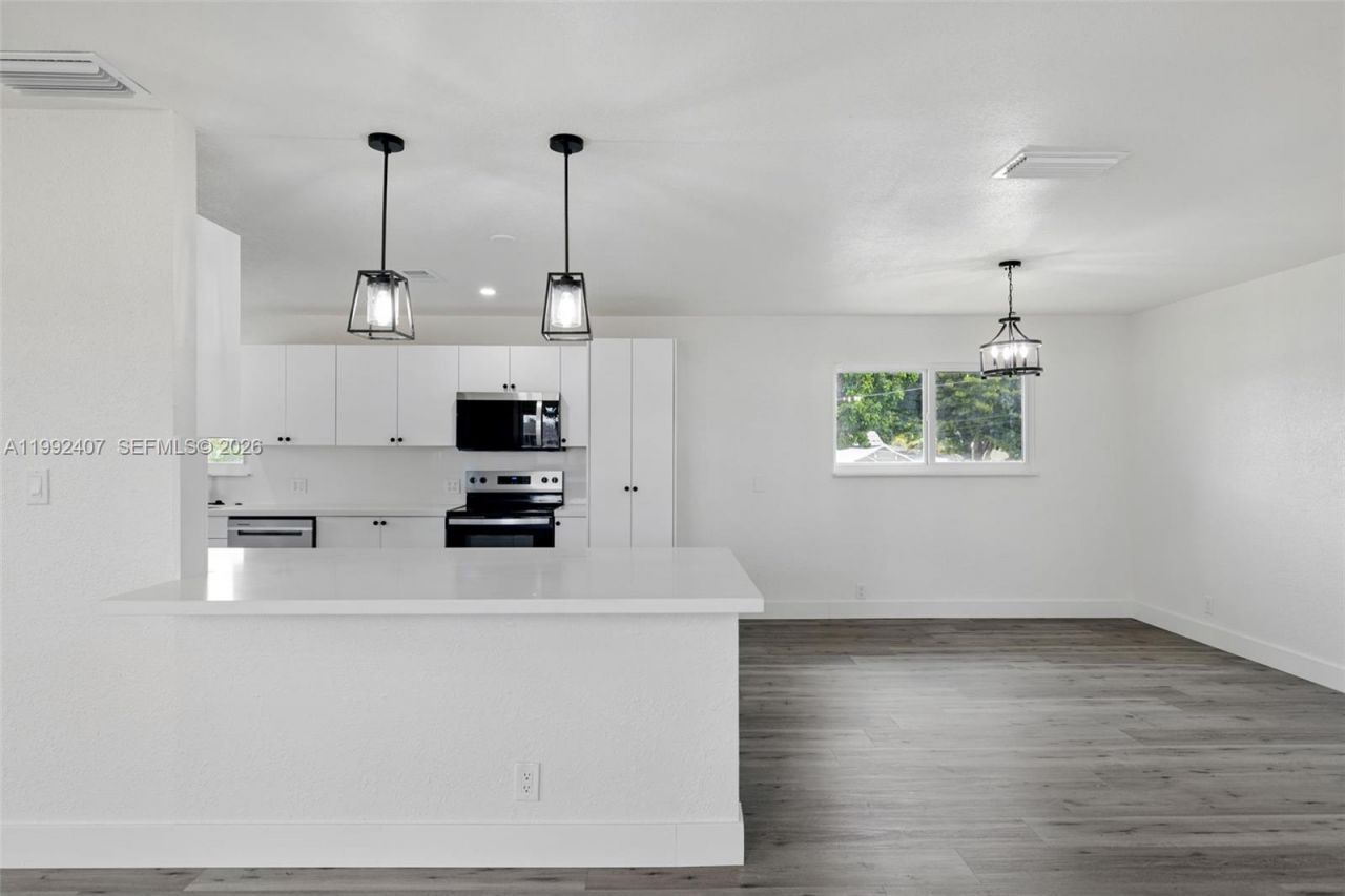 1867 NW 8th Ave , Homestead, FL 33030 Photo