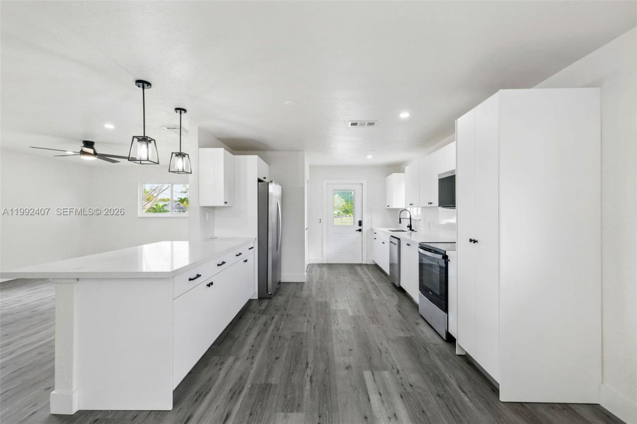 1867 NW 8th Ave , Homestead, FL 33030 Photo