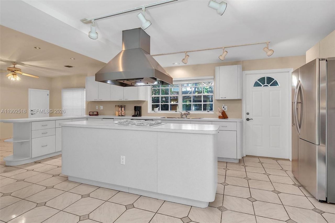 5309 Alton Rd, Miami Beach, FL 33140 Photo