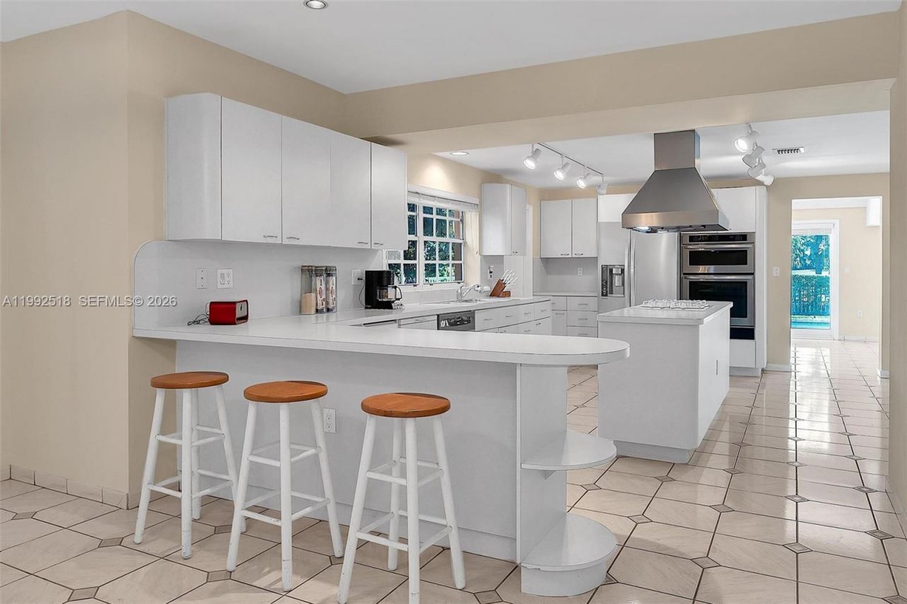 5309 Alton Rd, Miami Beach, FL 33140 Photo