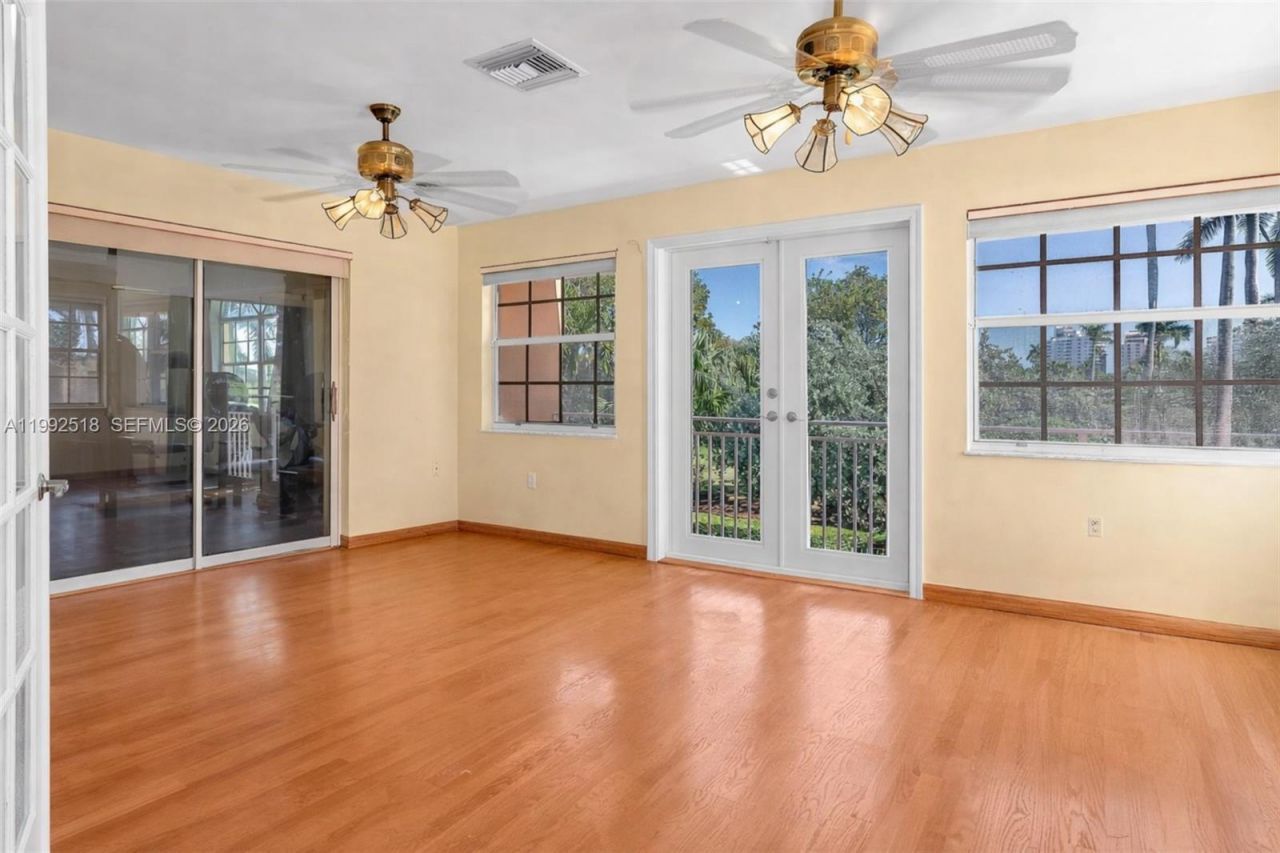 5309 Alton Rd, Miami Beach, FL 33140 Photo