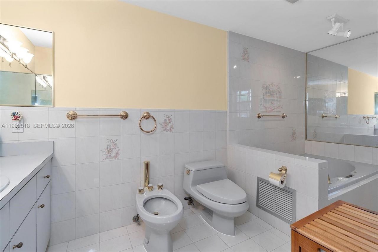 5309 Alton Rd, Miami Beach, FL 33140 Photo