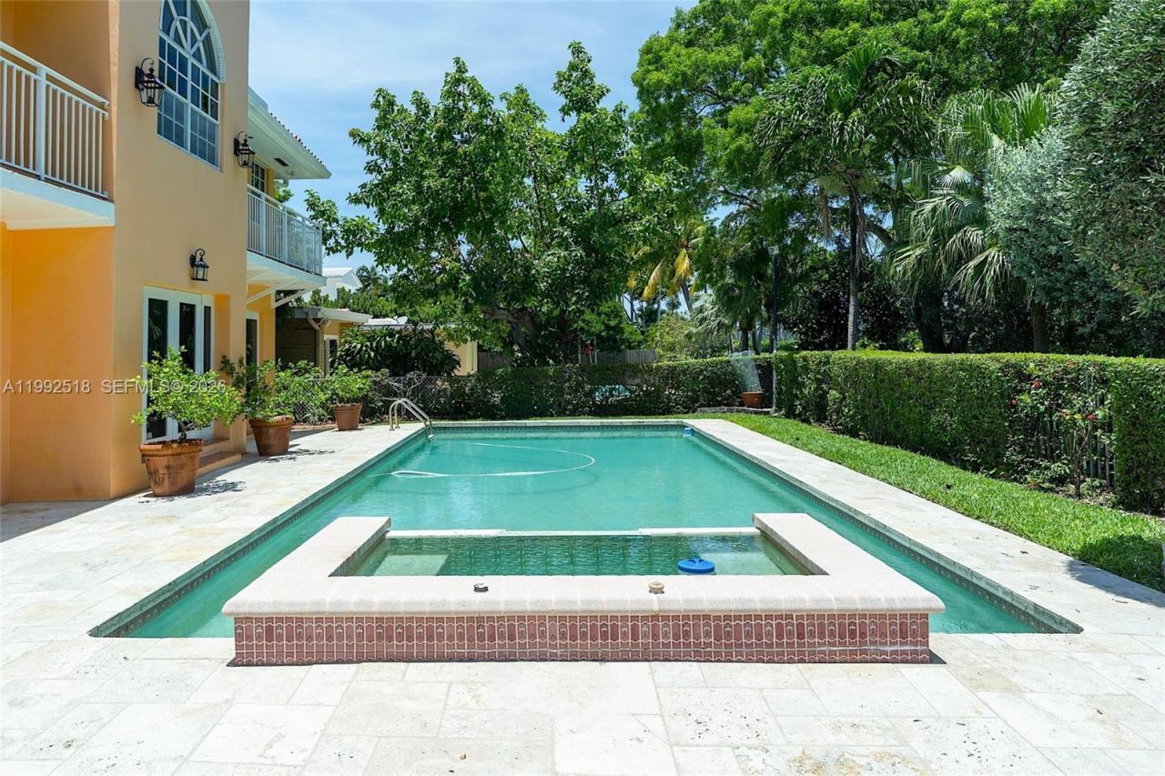 5309 Alton Rd, Miami Beach, FL 33140 Photo