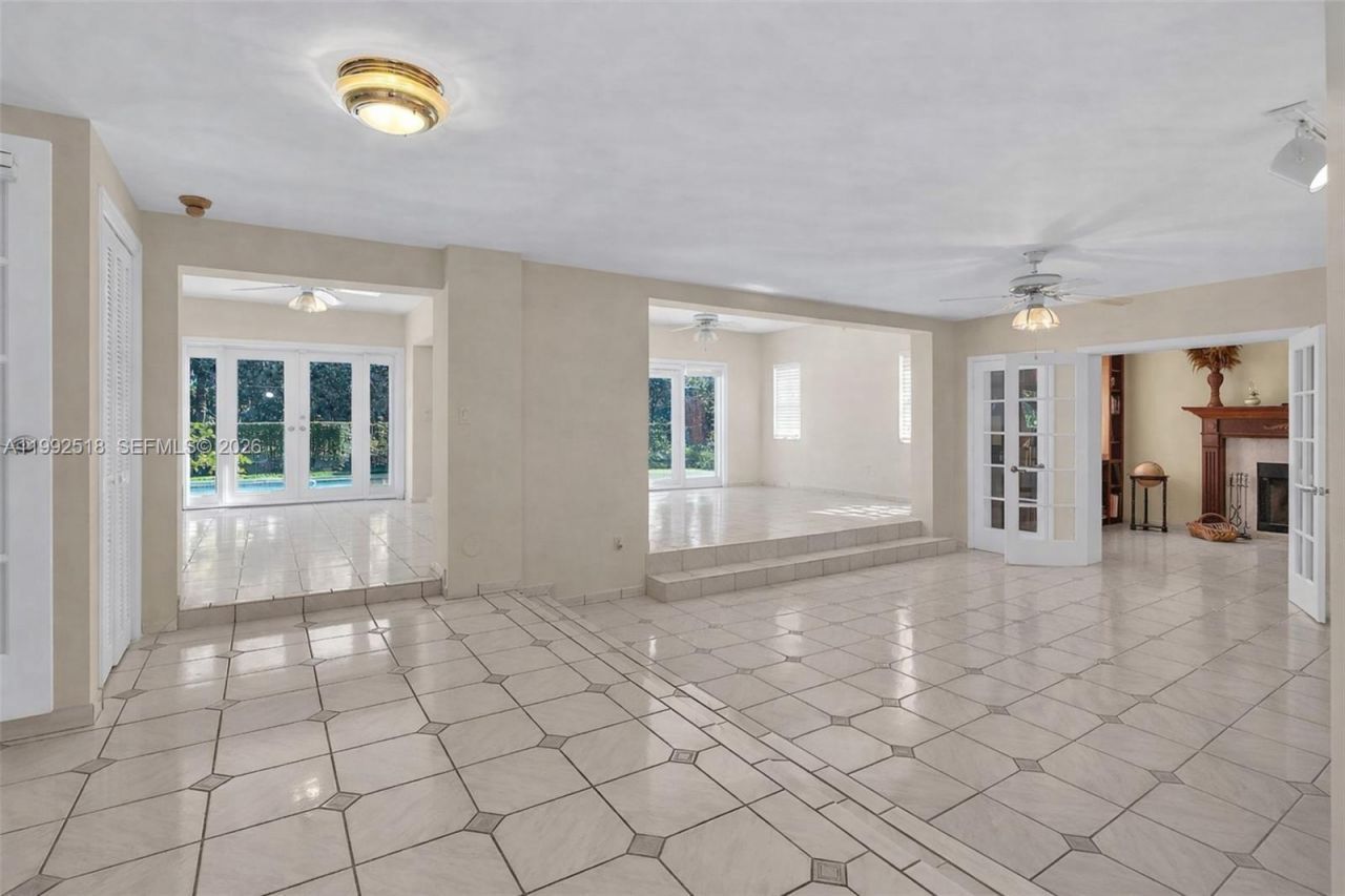 5309 Alton Rd, Miami Beach, FL 33140 Photo
