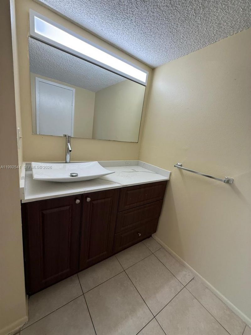 4848 NW 24th Ct , Unit 309, Lauderdale Lakes, FL 33313 Photo