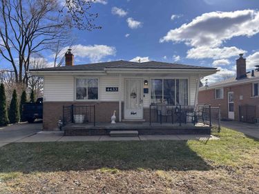 4433 Mayfair Street, Dearborn Heights, MI 48125