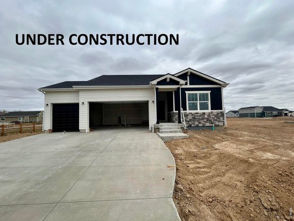 210 Buckboard Dr, Hudson, CO 80642