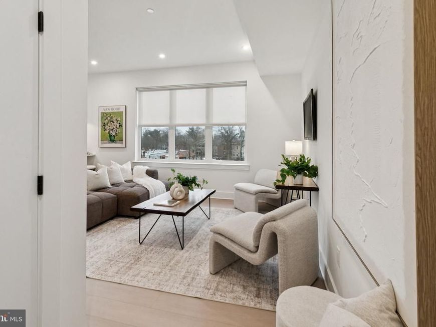 20 30 W Allens Lane, Unit 305, Philadelphia, PA 19119 Main Photo