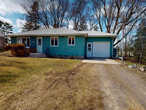 206 West Street , Walters, MN 56097