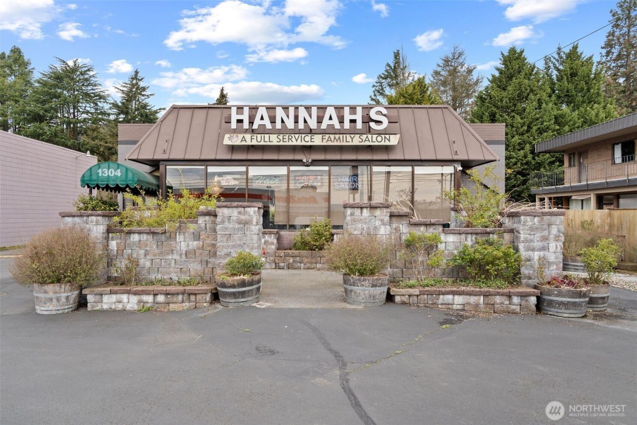 1304 Ocean Beach Highway , Longview, WA 98632