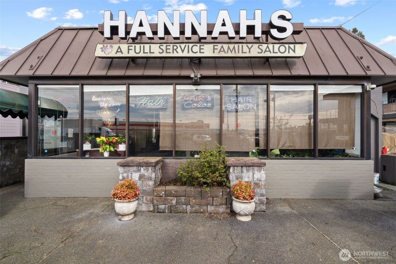 1304 Ocean Beach Highway , Longview, WA 98632